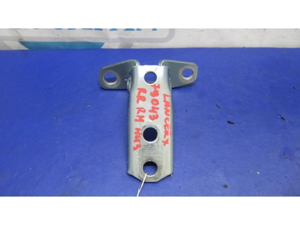 5702A005 | Петля двері нижня задн. лів. MITSUBISHI LANCER X 10 07-15 - Фото 2