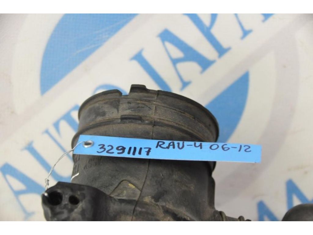 патрубок повітряного фільтра TOYOTA RAV4 05-12 - Фото 4