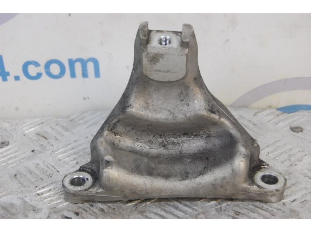 11910-R40-A00 | Кронштейн двигуна ACURA TSX 08-14