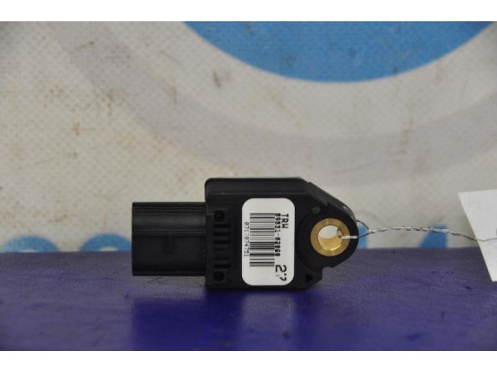 89831-02060 | Датчик удару передн. прав. TOYOTA AURIS 06-12