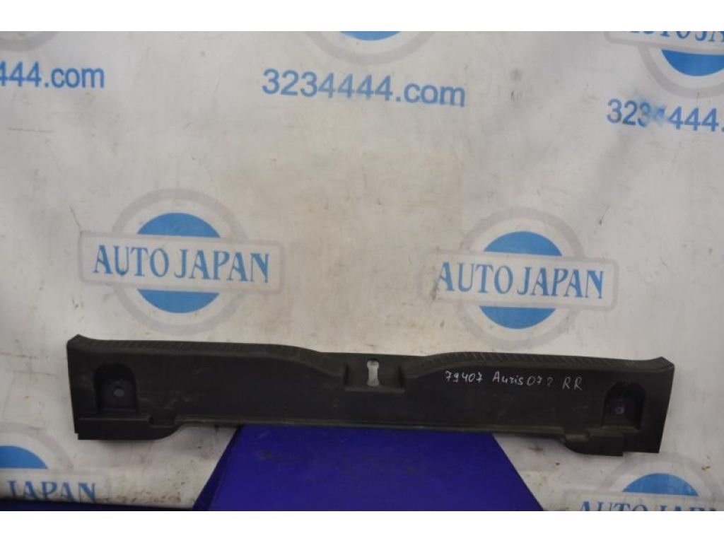 6471602090 | Накладка на поріг багажника TOYOTA AURIS 06-12