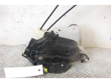 Замок двері передн. лів. TOYOTA PRIUS - 30 09-17