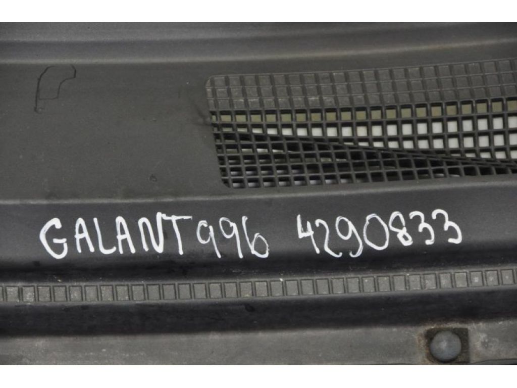 MR598679 | Пластик під лобове скло / Жабо MITSUBISHI GALANT 03-12 - Фото 2