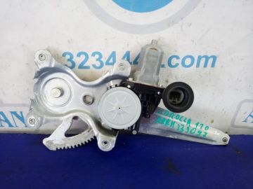 Склопідйомник задн. прав. TOYOTA COROLLA 150 06-13
