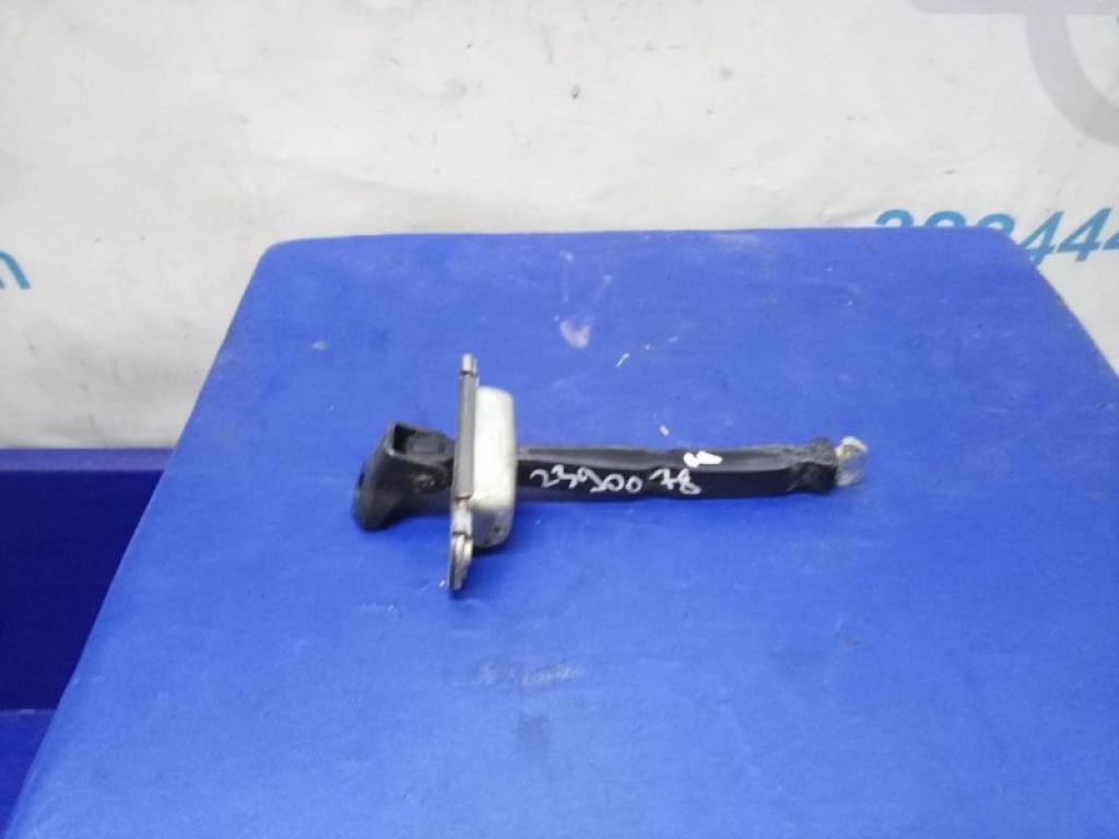 79480-3X000 | Обмежувач дверей задн. лів. HYUNDAI ELANTRA MD 10-15