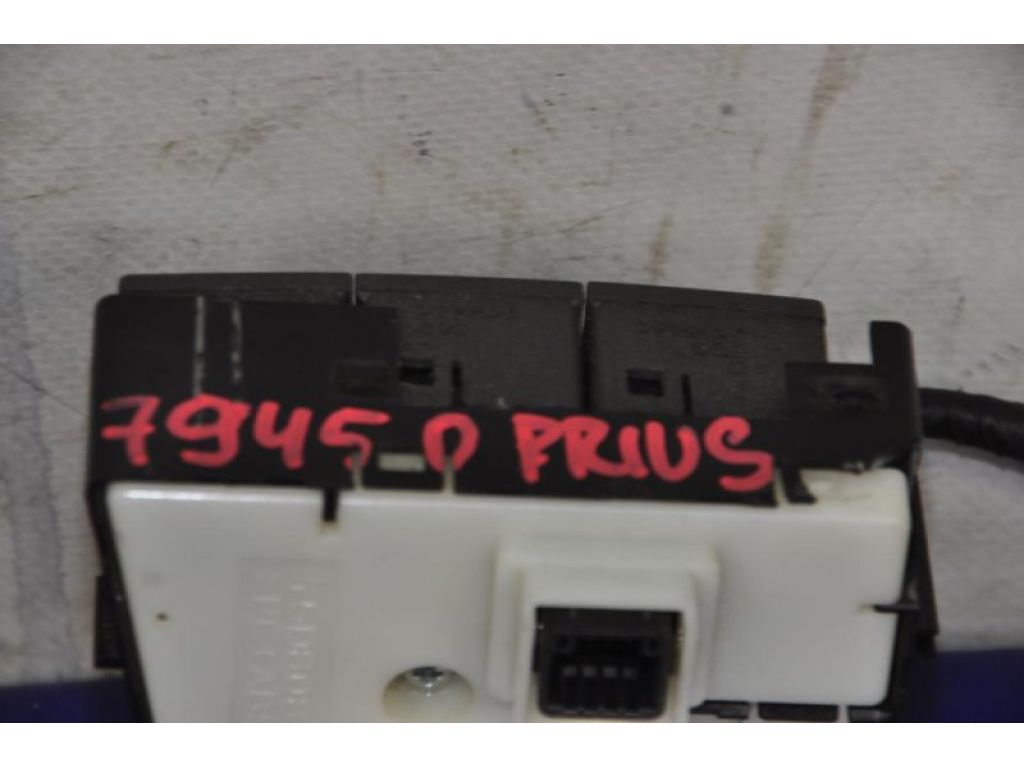 84012-47101 | Блок кнопок консолі TOYOTA PRIUS - 30 09-17 - Фото 4