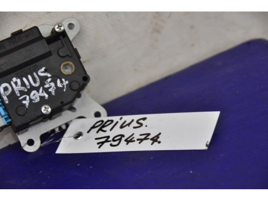 87106-12170 | Моторчик заслінки пічки TOYOTA PRIUS - 30 09-17 - Фото 3