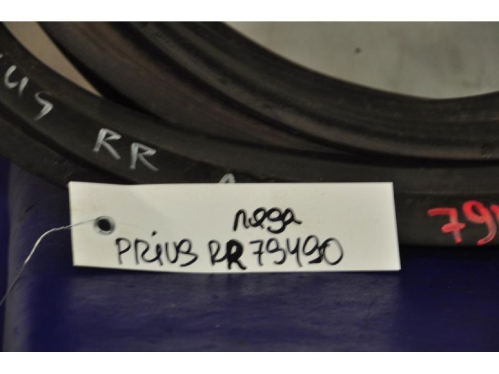 Ущільнювач дверей TOYOTA PRIUS - 30 09-17 - Фото 2