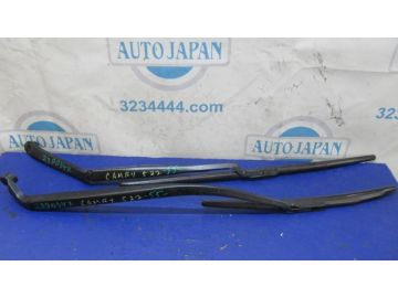 Поводок стеклоочистителя передний TOYOTA CAMRY 55 14-17