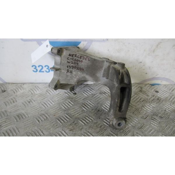 Кронштейн/кріплення двигуна праве MERCEDES C-CLASS W204 07-14 A 272 223 28 04