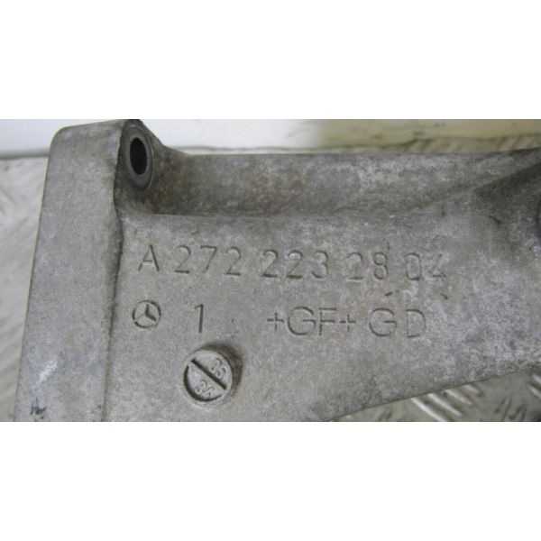 Кронштейн/кріплення двигуна праве MERCEDES C-CLASS W204 07-14 A 272 223 28 04 — 3