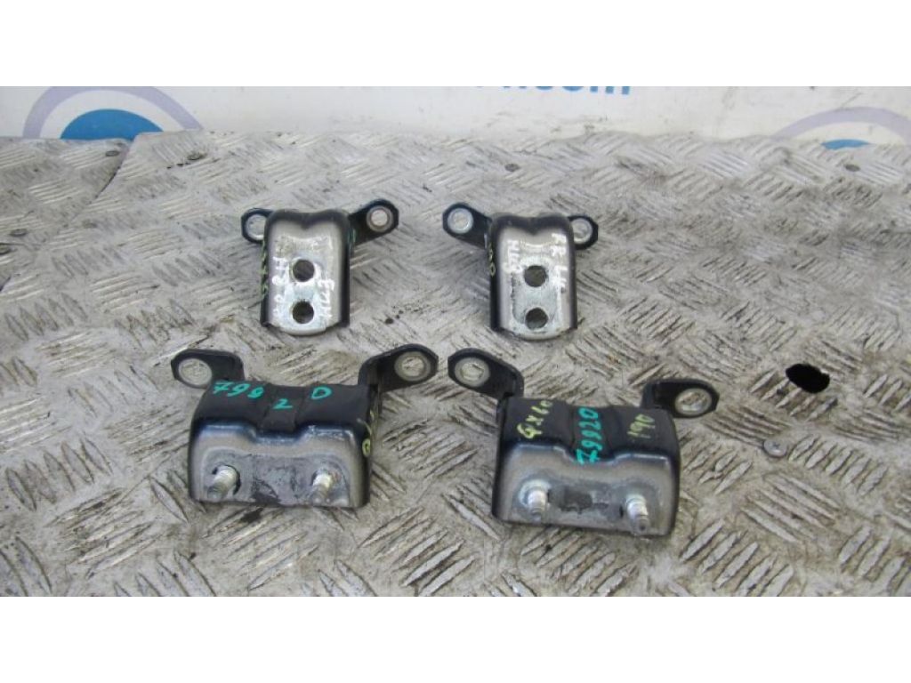 Петля двері INFINITI QX60/JX35 12-20