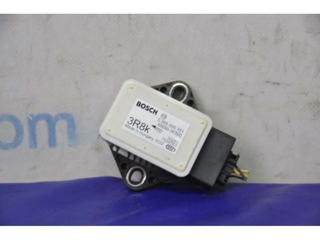 95690-3K500 | Датчик ESP HYUNDAI SONATA YF 10-14