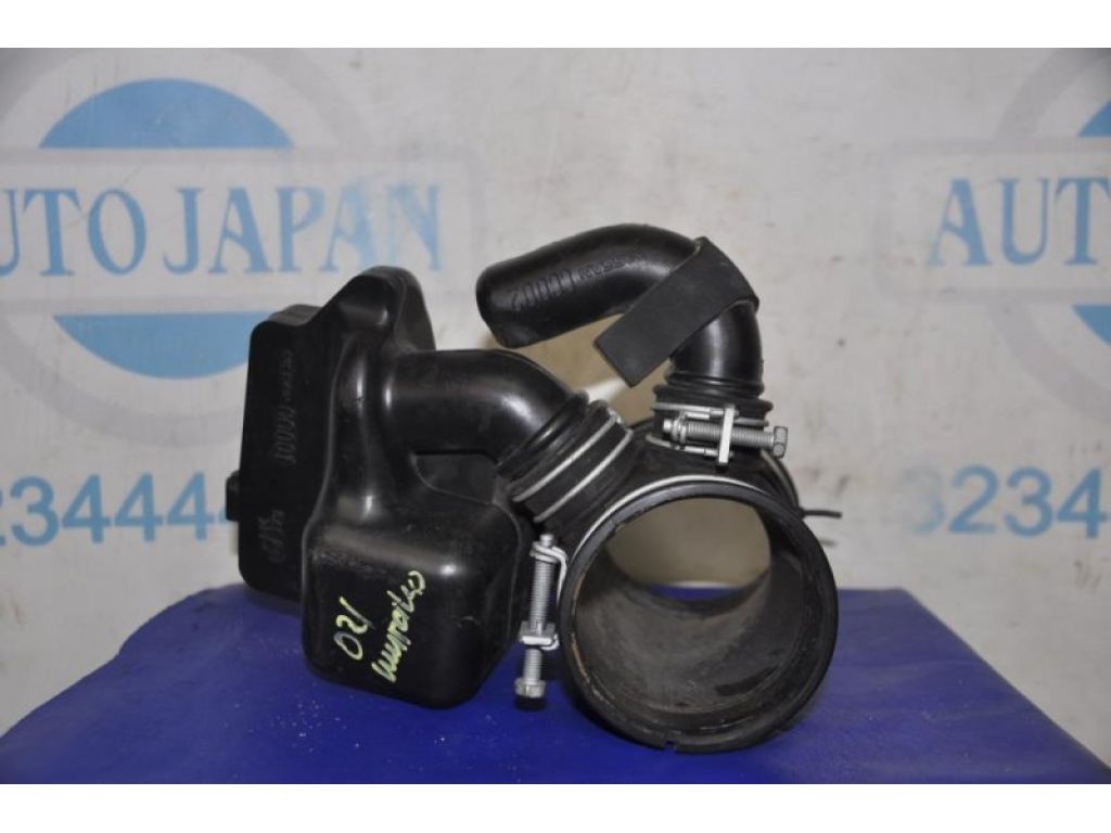 16576-CA000 | патрубок повітряного фільтра NISSAN MURANO Z50 02-07