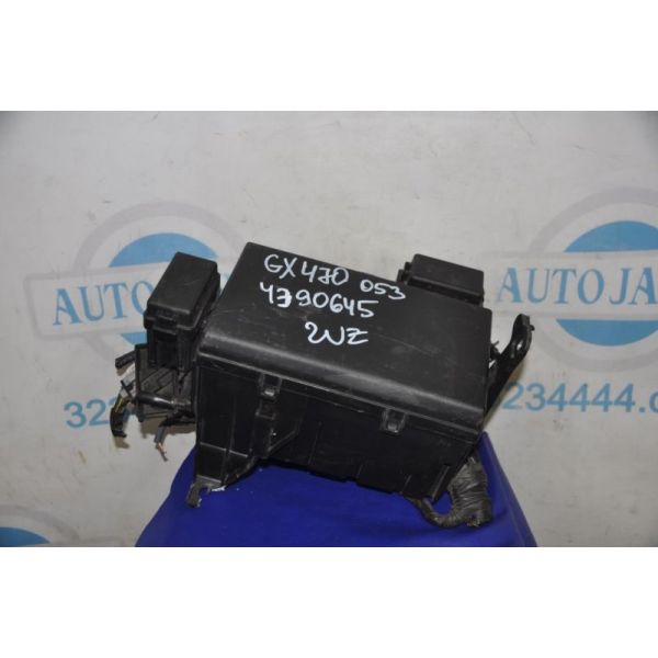 Блок запобіжників моторний відсік LEXUS GX470 02-09 82677-60051 — 2