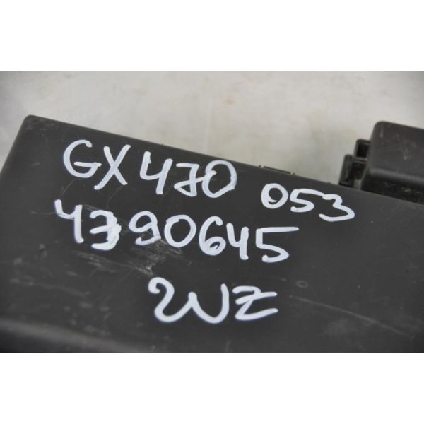 Блок запобіжників моторний відсік LEXUS GX470 02-09 82677-60051 — 3