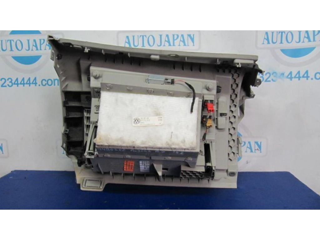 561 857 101 B 92W | Бардачок VOLKSWAGEN PASSAT B7 11-15 - Фото 4