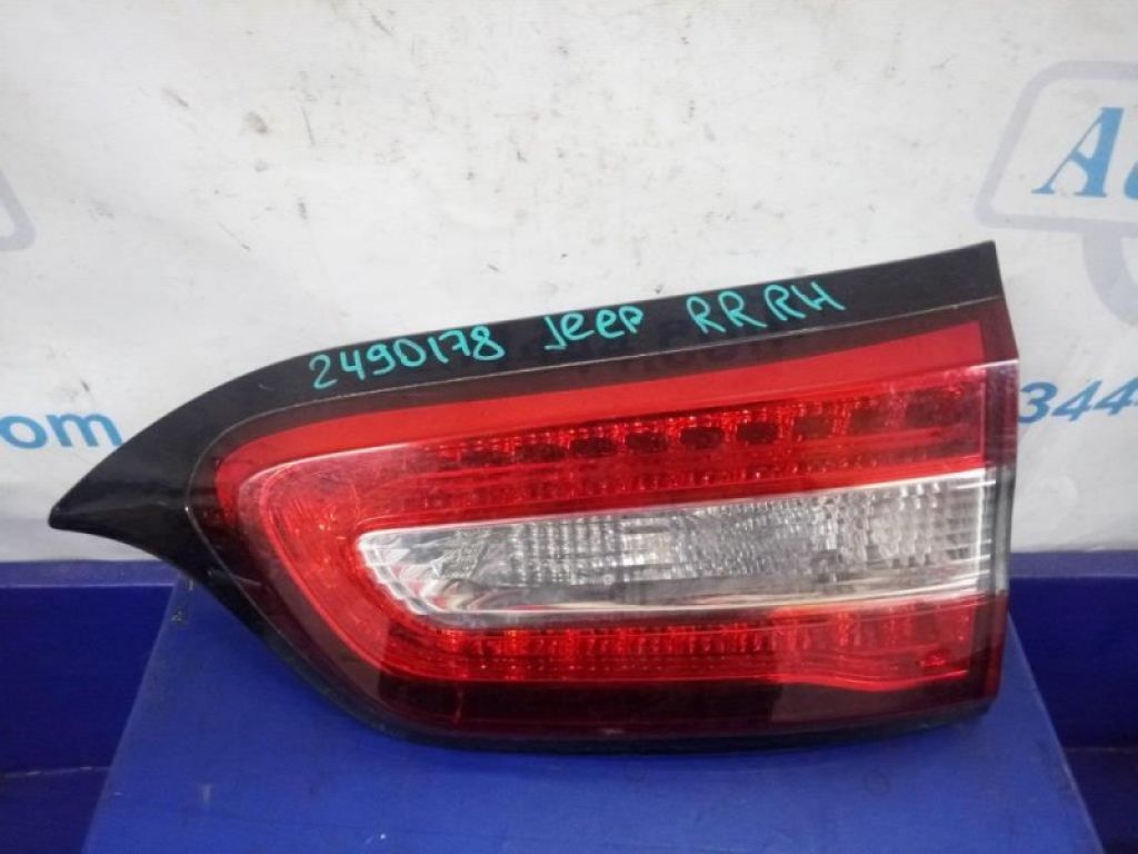 68330344AA | Фонарь внутренний задн. прав. JEEP CHEROKEE 14-