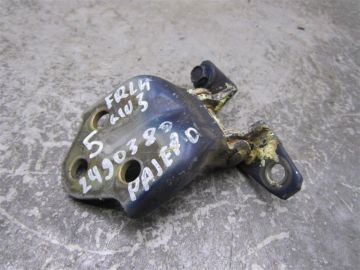 Петля двері нижня передн. лів. MITSUBISHI PAJERO SPORT 96-09