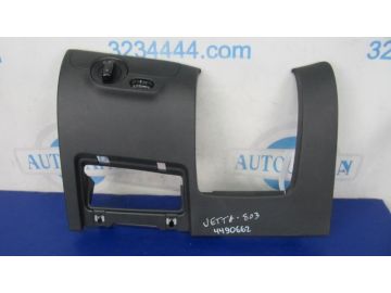 Накладка торпедо VOLKSWAGEN JETTA USA 10-17