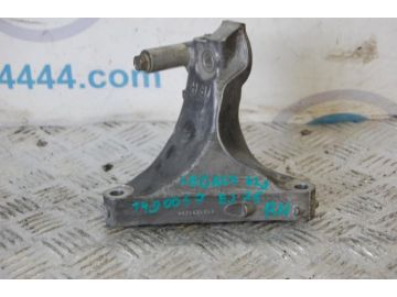 Кронштейн КПП прав. SUBARU LEGACY 09-15 BM
