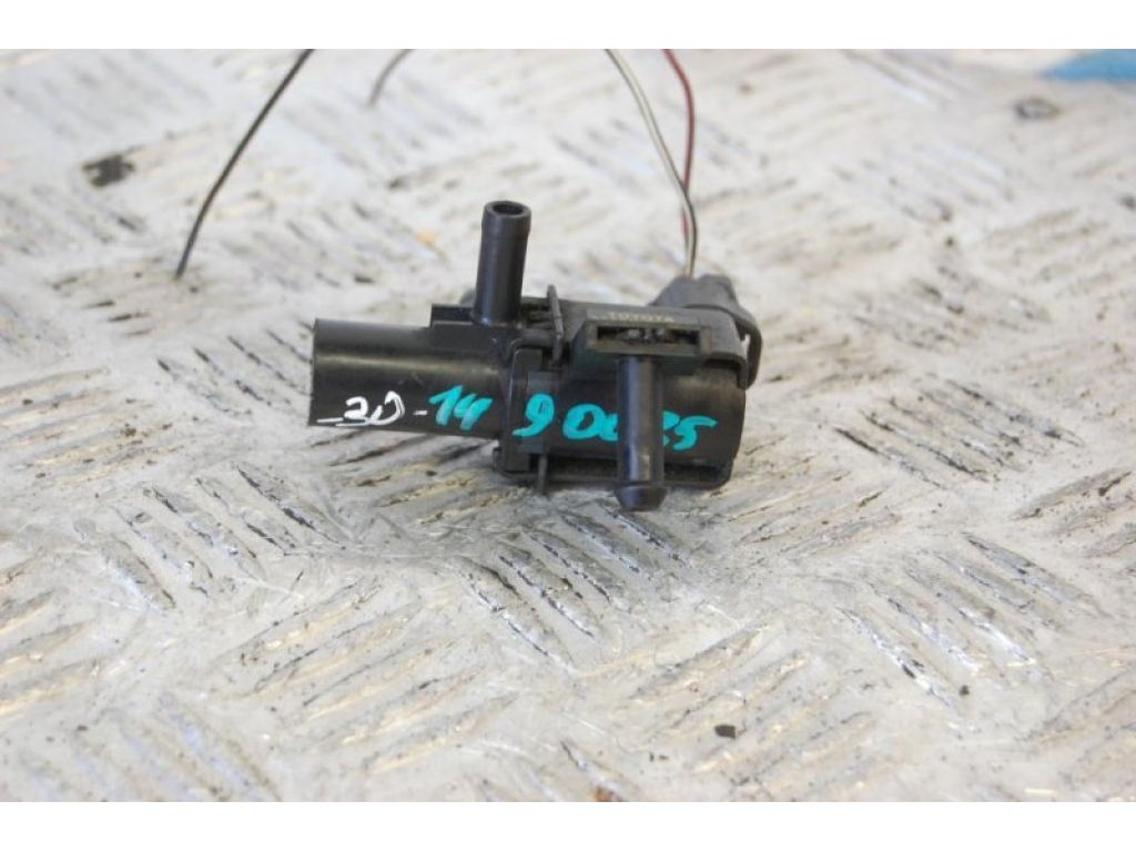 25860-0H020 | Клапан электромагнитный (вакуумный) TOYOTA CAMRY 30 02-06
