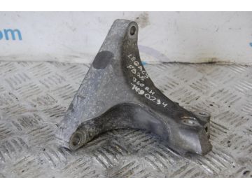 Кронштейн КПП прав. SUBARU LEGACY 09-15 BM