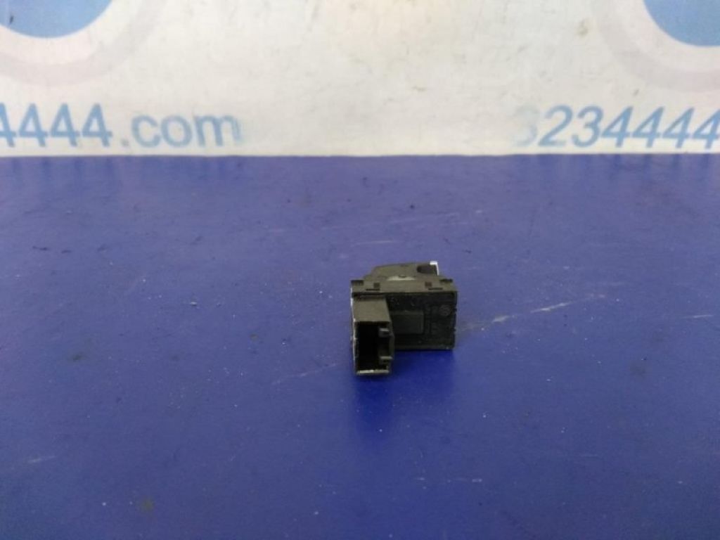 Кнопка стеклоподъемника VOLKSWAGEN JETTA USA 10-17 - Фото 2