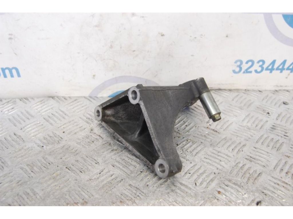 30450AA000 | Кронштейн КПП прав. SUBARU OUTBACK 09-14 BR - Фото 2