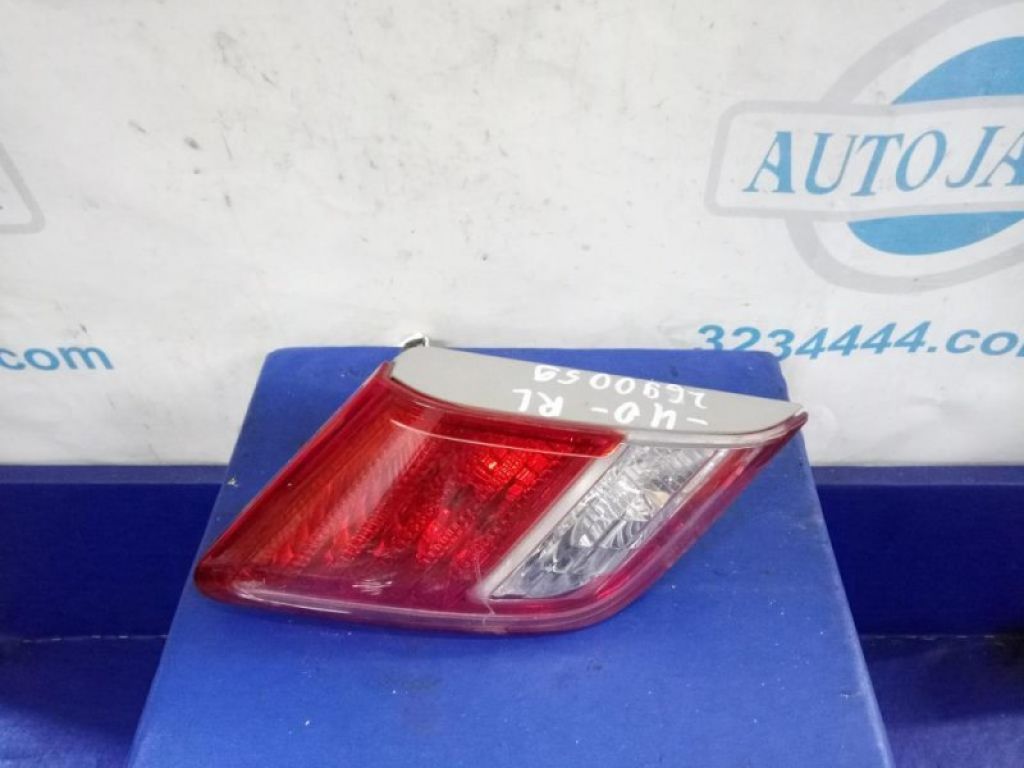 81591-33120 | Фонарь внутренний задн. лев. TOYOTA CAMRY 40 06-11