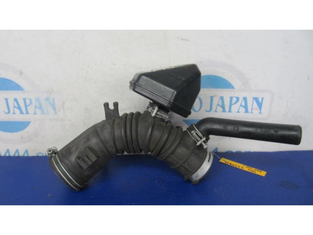 17881-AB010 | Патрубок воздушного фильтра TOYOTA CAMRY 30 02-06