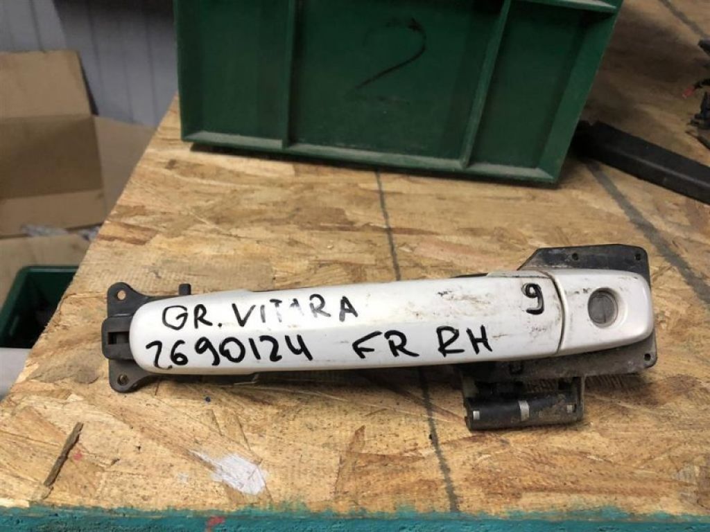 82810-63811-Z7T | Ручка двери наружная передн. прав. SUZUKI GRAND VITARA 05-15