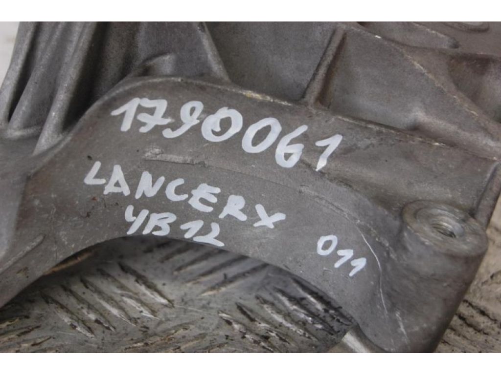 4450A188 | Кронштейн насоса гідропідсилювача керма MITSUBISHI LANCER X 10 07-15 - Фото 2