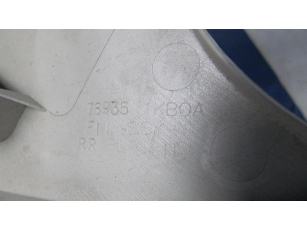 76935-1KB0A | Накладка на стойку кузова задн. NISSAN JUKE 10-19 - Фото 4