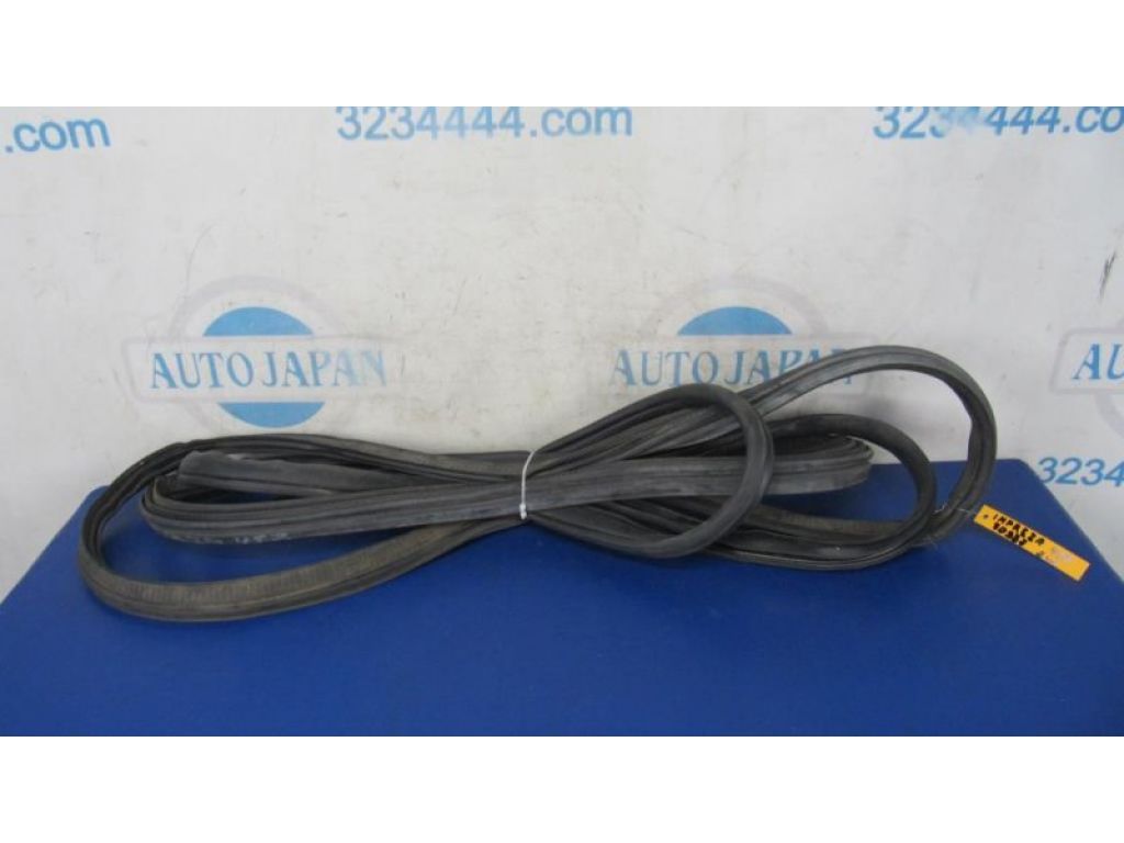 Уплотнитель двери SUBARU IMPREZA 11-17