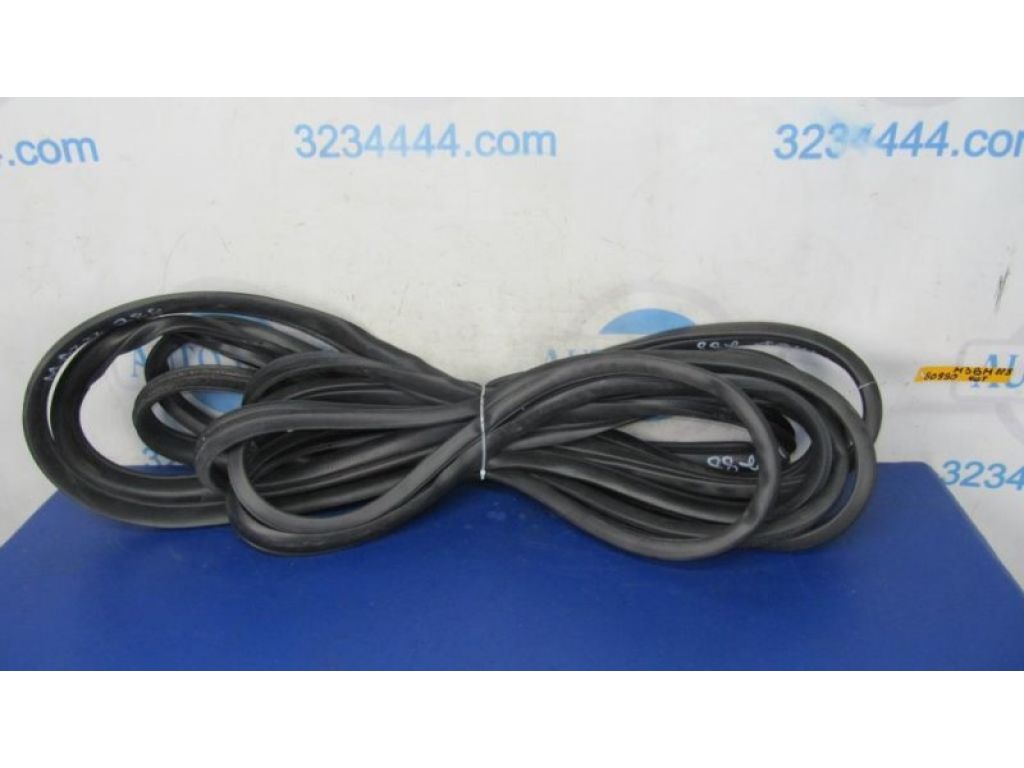 BP4K-68-911A | Уплотнитель двери MAZDA 3 BM 13-19