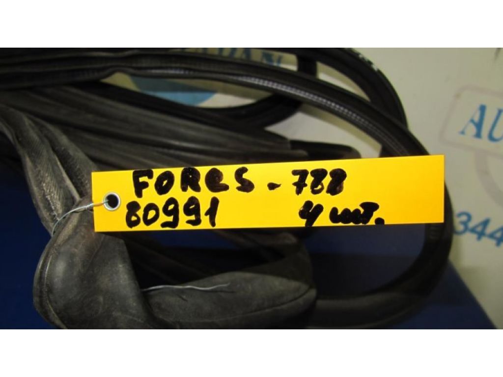 63571SC000 | Ущільнювач дверей SUBARU FORESTER SH 07-12 - Фото 2