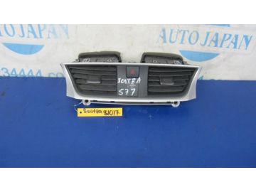 Дефлектор повітряний NISSAN SENTRA B17 12-21