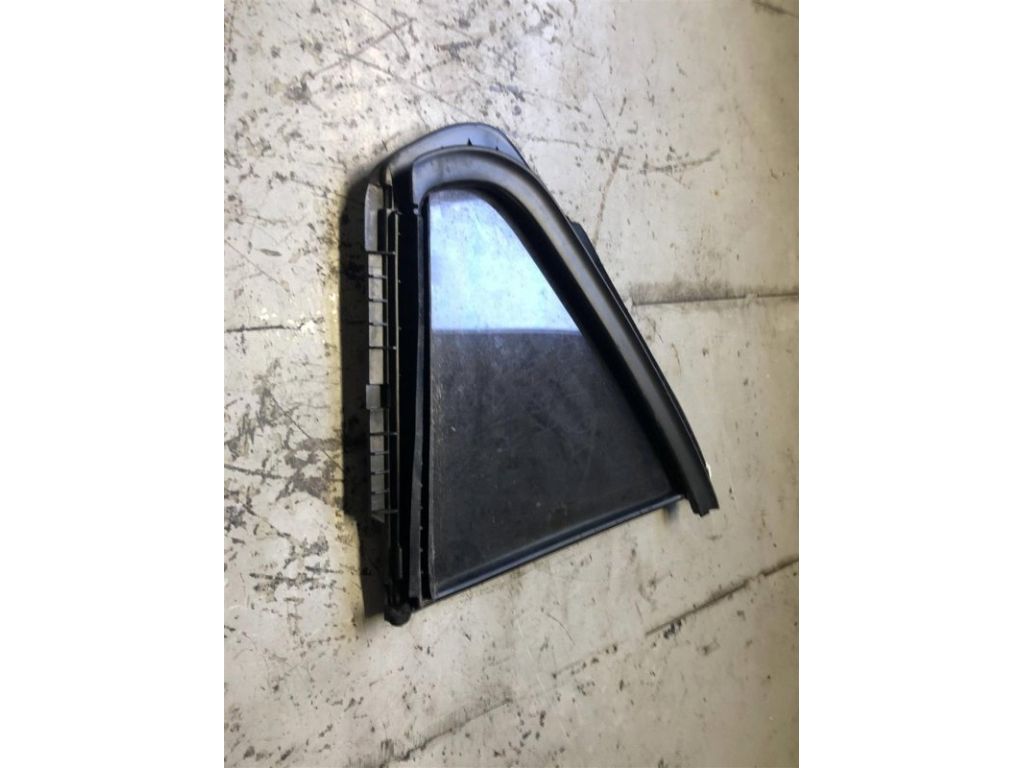 84556-57L00 | Скло дверей глухе задн. лів. SUZUKI KIZASHI 09-14 - Фото 2