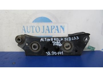 Важіль задньої підвіски нижній поперечний лів. NISSAN ALTIMA L33 12-18