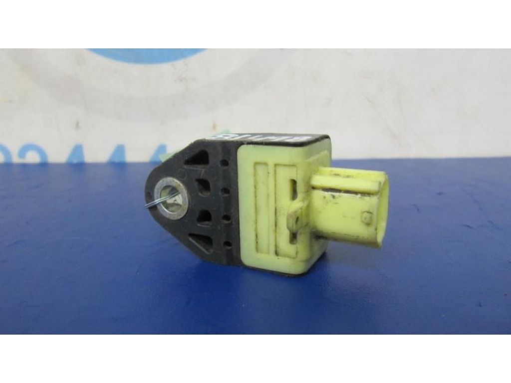 89831-06010 | Датчик удара TOYOTA CAMRY 40 06-11 - Фото 3