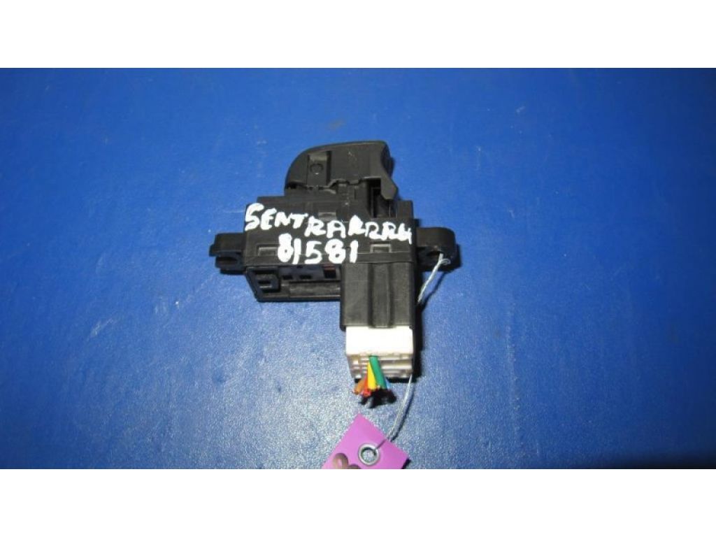 25411-1KL5A | Кнопка склопідіймача задн. прав. NISSAN SENTRA B17 12-21