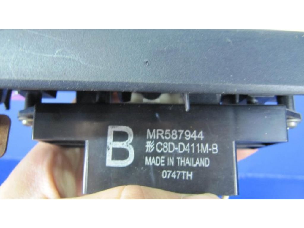 MR587944 | Кнопка стеклоподъемника задн. лев. MITSUBISHI LANCER X 10 07-15 - Фото 4