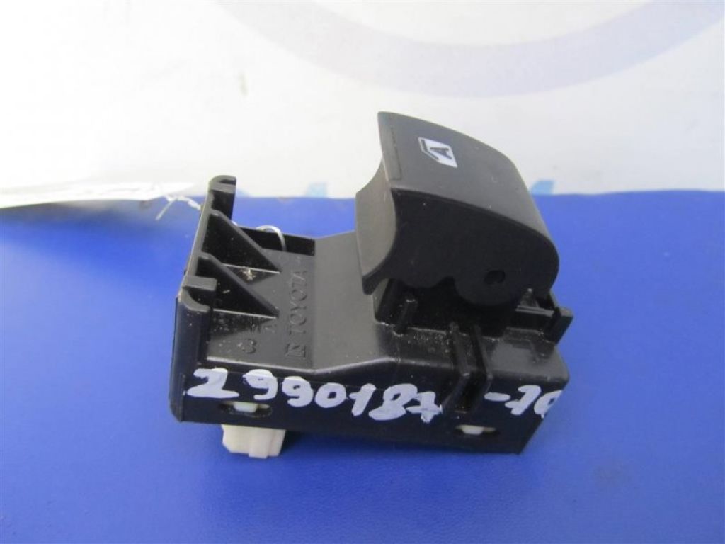 84810-0E040 | Кнопка склопідіймача задн. прав. TOYOTA CAMRY 70 17-