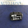 90400-1AA0A | Петля крышки багажника прав. NISSAN MURANO Z51 07-14