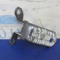 68770-60030 | Петля двери нижняя задн. прав. TOYOTA HIGHLANDER 01-07