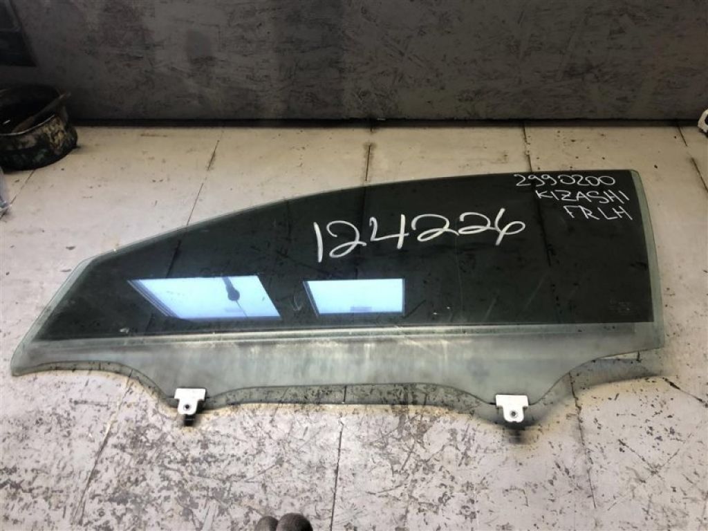 84502-57L00 | Стекло двери передн. лев. SUZUKI KIZASHI 09-14