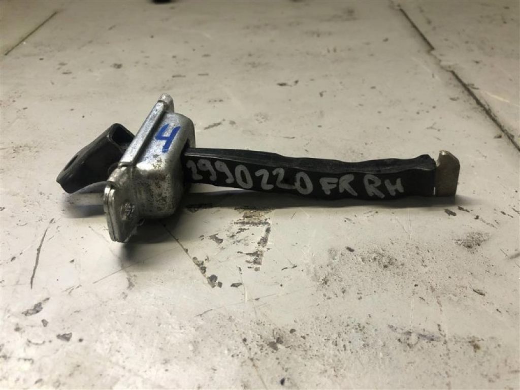 79390-3X001 | Обмежувач дверей передн. прав. HYUNDAI ELANTRA MD 10-15