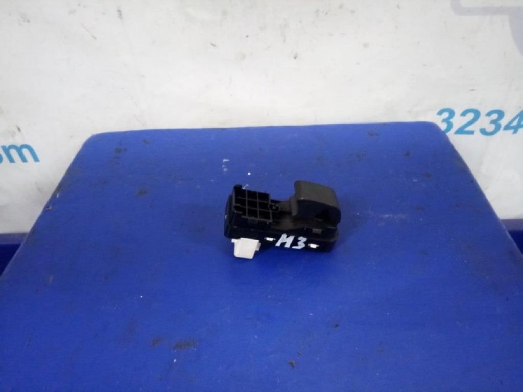 BCD1-66-380A | Кнопка стеклоподъемника MAZDA 3 BL 09-13 - Фото 2