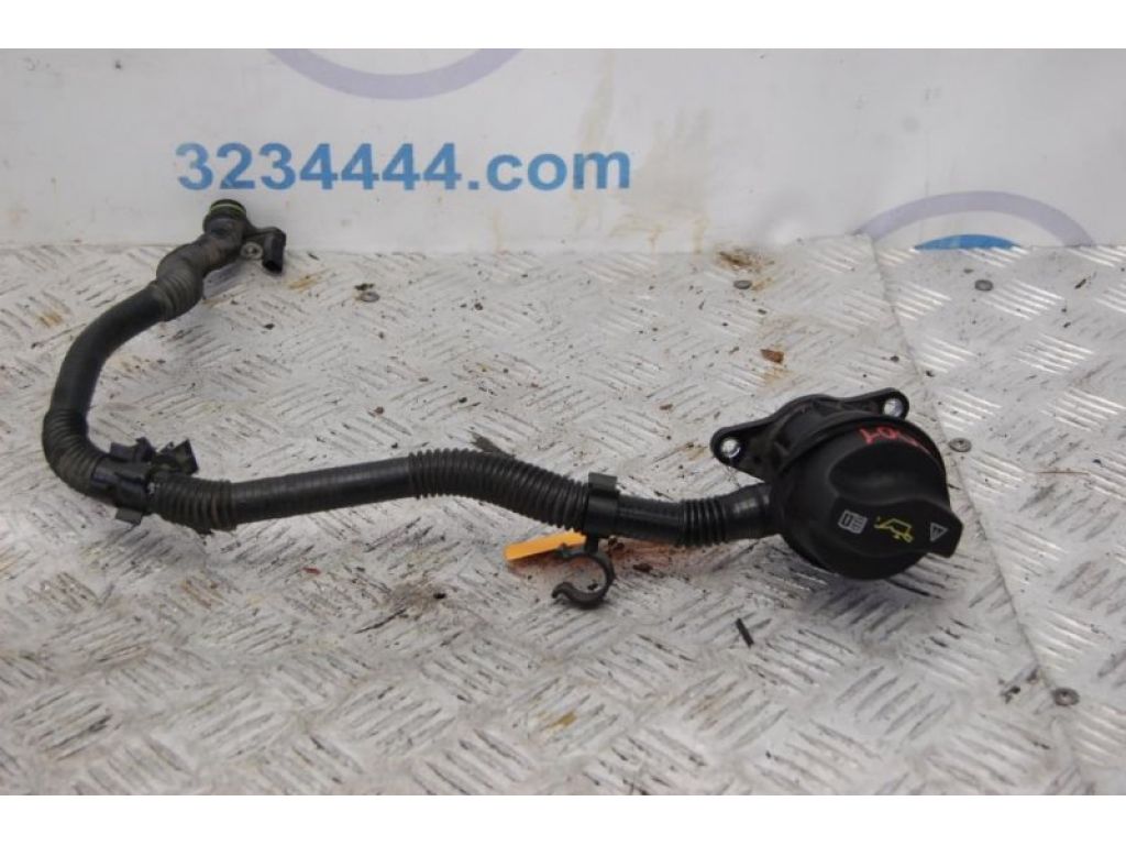 15255-HG00C | Кришка олійно-заливної горловини INFINITI QX30 16-20